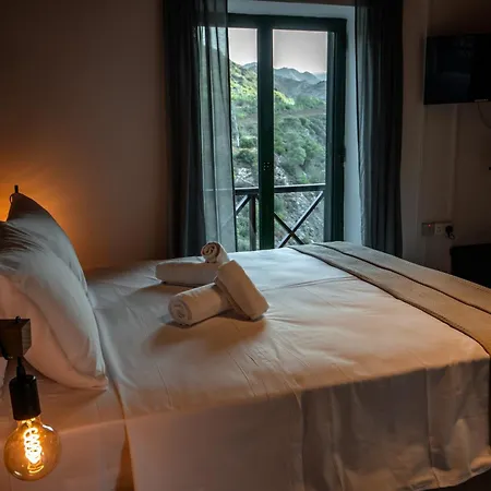 Pine View Boutique Adults Only Saittas