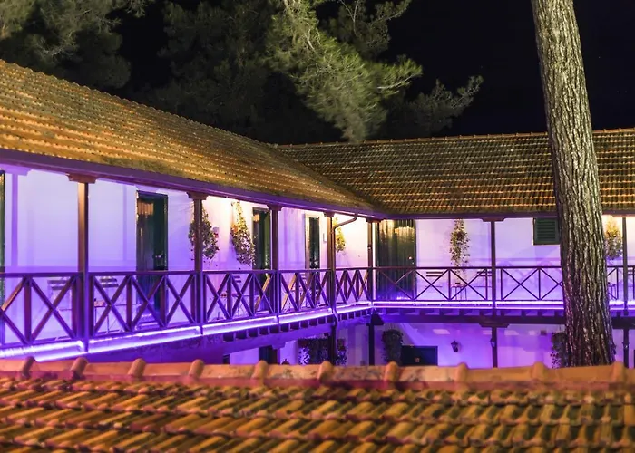 Pine View Boutique Adults Only Saittas