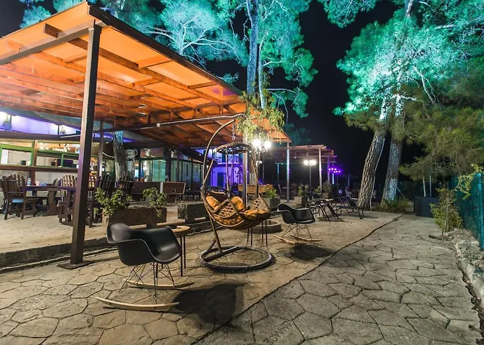 Pine View Boutique Adults Only Saittas